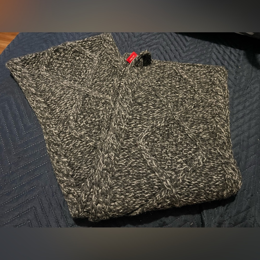 Guess Scarf